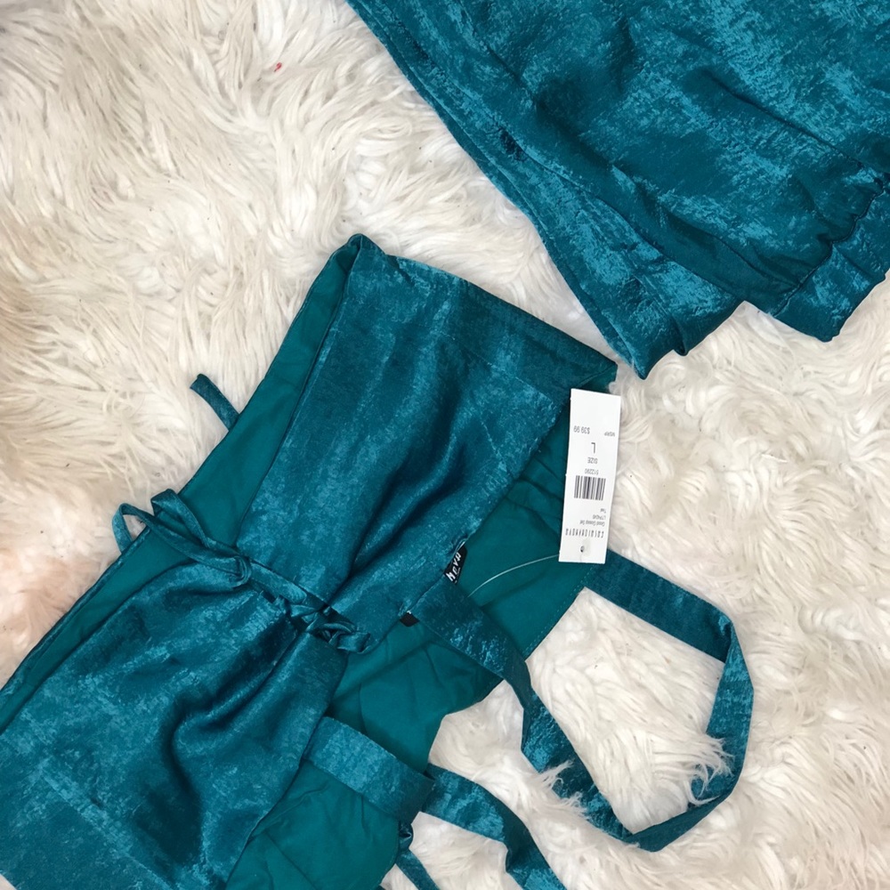 Fashion Nova Satin Set (2 piece)